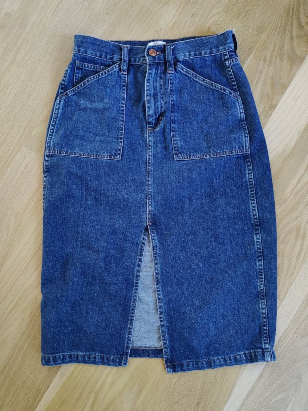 J. Crew Midi Denim Skirt with BIG POCKETS! Small / 27